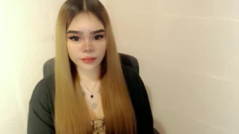 Snapshot of preciousangel69xxx chatting on 04-27-26, 07:17 MAXXINE online show from 04-27-26, 07:17