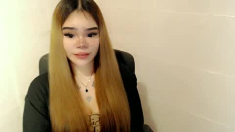 Snapshot of preciousangel69xxx chatting on 05-16-26, 06:10 MAXXINE online show from 05-16-26, 06:10