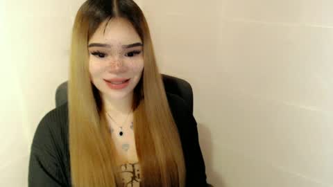 Snapshot of preciousangel69xxx chatting on 05-17-26, 01:36 MAXXINE online show from 05-17-26, 01:36