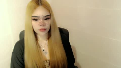 Snapshot of preciousangel69xxx chatting on 06-14-26, 02:46 MAXXINE online show from 06-14-26, 02:46