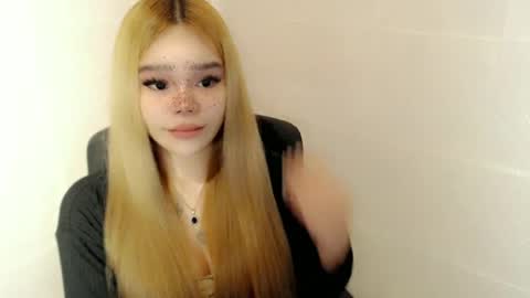 Snapshot of preciousangel69xxx chatting on 06-17-26, 01:12 MAXXINE online show from 06-17-26, 01:12