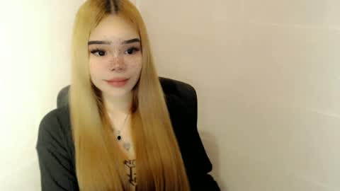 Snapshot of preciousangel69xxx chatting on 06-20-26, 03:20 MAXXINE online show from 06-20-26, 03:20