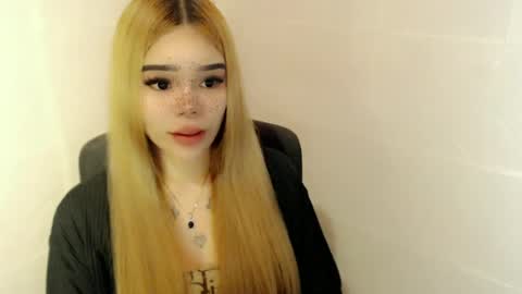 Snapshot of preciousangel69xxx chatting on 06-30-26, 03:07 MAXXINE online show from 06-30-26, 03:07