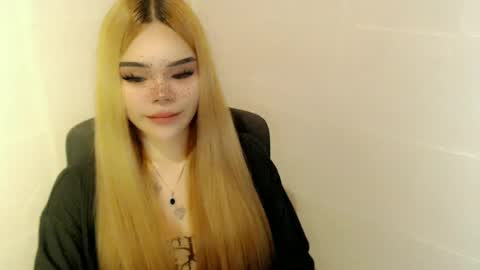 Snapshot of preciousangel69xxx chatting on 07-05-26, 03:02 MAXXINE online show from 07-05-26, 03:02