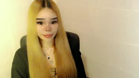 Snapshot of preciousangel69xxx chatting on 07-10-26, 03:33 MAXXINE online show from 07-10-26, 03:33