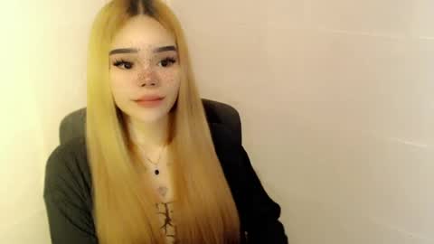 Snapshot of preciousangel69xxx chatting on 07-14-26, 05:45 MAXXINE online show from 07-14-26, 05:45