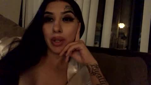 Snapshot of preciousmami chatting on 10-24-25, 07:27 preciousmami online show from 10-24-25, 07:27