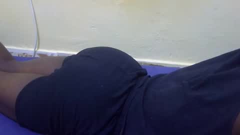 Snapshot of preetty_ebony_girl chatting on 10-13-25, 08:09 Elizabeth online show from 10-13-25, 08:09