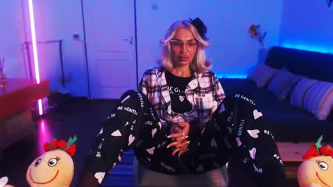 Victoria online show from 12-12-24, 09:04