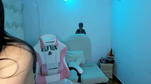 pretti scarlett online show from 10-21-25, 11:44