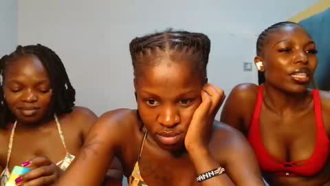 Snapshot of prettie_barbie_ chatting on 10-16-25, 04:02 Barbie online show from 10-16-25, 04:02