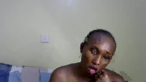 Snapshot of prettiekelly chatting on 02-19-25, 01:08 prettiekelly online show from 02-19-25, 01:08