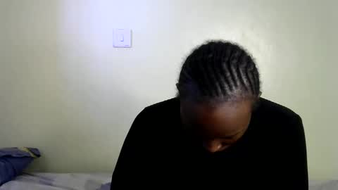 Snapshot of prettiekelly chatting on 02-19-25, 01:39 prettiekelly online show from 02-19-25, 01:39