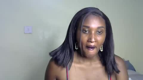 Snapshot of prettiekelly chatting on 02-25-25, 05:36 prettiekelly online show from 02-25-25, 05:36