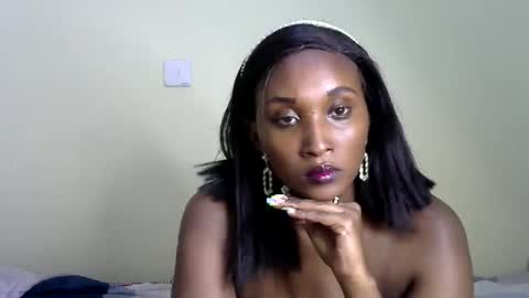 Snapshot of prettiekelly chatting on 03-07-25, 12:37 prettiekelly online show from 03-07-25, 12:37