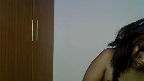Snapshot of prettiekelly chatting on 03-09-25, 12:53 prettiekelly online show from 03-09-25, 12:53