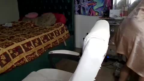 Yasmine pretty online show from 12-20-24, 12:52
