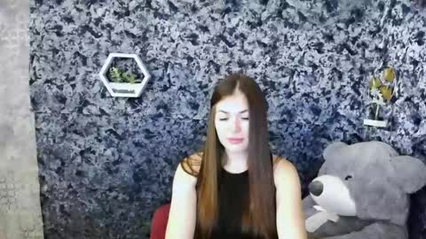 Snapshot of pretty_angell_ chatting on 05-19-26, 05:36 anna online show from 05-19-26, 05:36