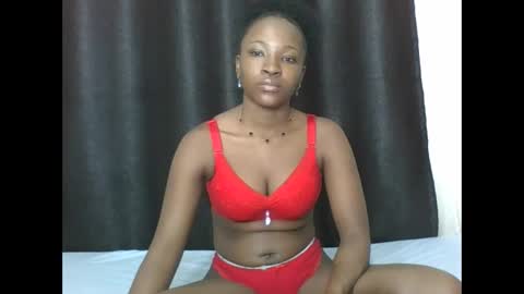 Snapshot of pretty_ebony2 chatting on 11-18-25, 05:56 Anne online show from 11-18-25, 05:56