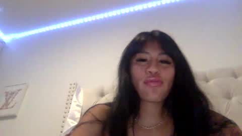 pretty_girl828687 online show from 05-27-26, 01:57