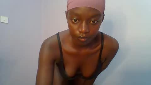 Snapshot of pretty_hearts chatting on 02-24-26, 01:14 Shillah online show from 02-24-26, 01:14