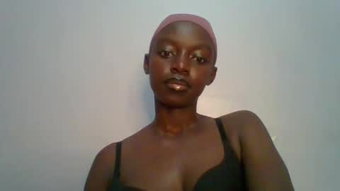 Snapshot of pretty_hearts chatting on 02-25-26, 04:49 Shillah online show from 02-25-26, 04:49