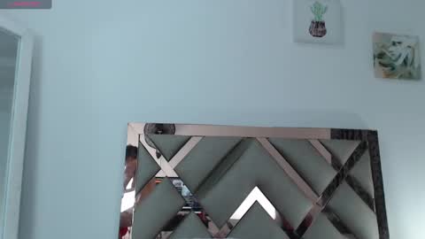 pretty_latina2 online show from 12-18-24, 09:47