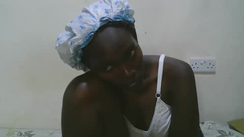 pretty_leila1 online show from 02-11-26, 11:15