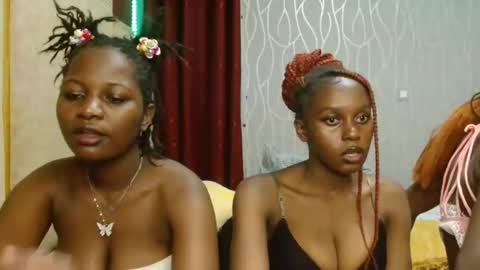 Snapshot of pretty_lioness_ chatting on 02-03-26, 06:46 Pretty online show from 02-03-26, 06:46