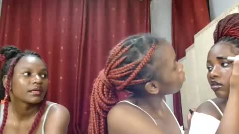 Snapshot of pretty_lioness_ chatting on 02-17-26, 04:13 Pretty online show from 02-17-26, 04:13