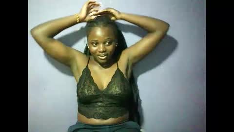 Snapshot of pretty_melinda2 chatting on 02-13-25, 12:35 Mary Melinda online show from 02-13-25, 12:35