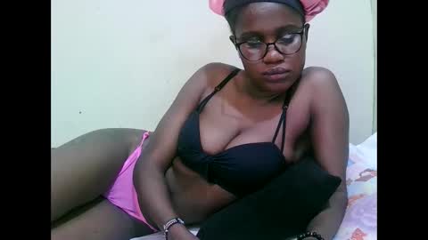 pretty_mellan online show from 02-02-25, 06:04