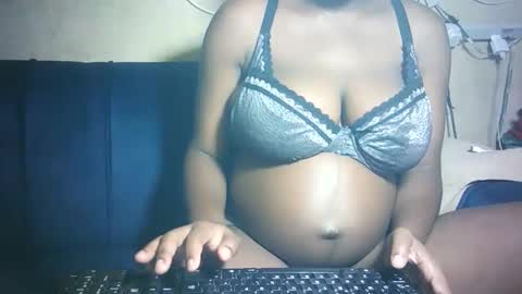 pretty_milan online show from 03-09-26, 06:50