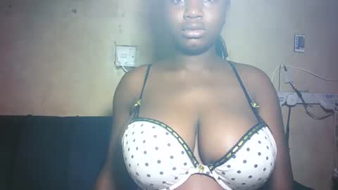 pretty_milan online show from 03-19-26, 10:19