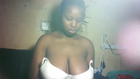 Snapshot of pretty_milan chatting on 05-01-26, 11:59 pretty_milan online show from 05-01-26, 11:59