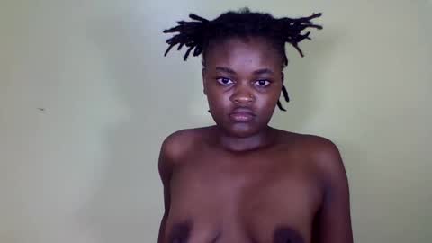 Snapshot of pretty_miya chatting on 12-29-24, 12:01 pretty_miya online show from 12-29-24, 12:01