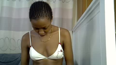 Snapshot of pretty_petite24 chatting on 01-05-25, 01:47 pretty_petite24 online show from 01-05-25, 01:47