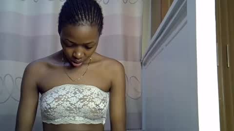 Snapshot of pretty_petite24 chatting on 01-09-25, 06:06 pretty_petite24 online show from 01-09-25, 06:06