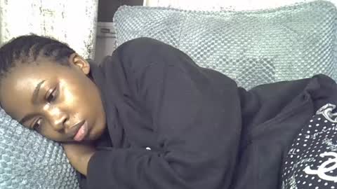 pretty_petite24 online show from 07-27-26, 11:12