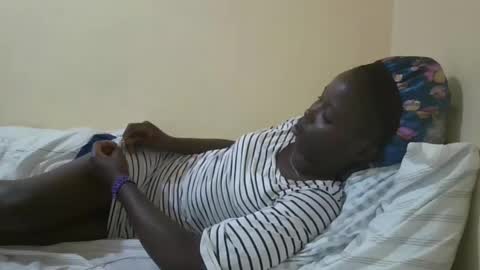 pretty_petite_ebony online show from 01-12-25, 09:29