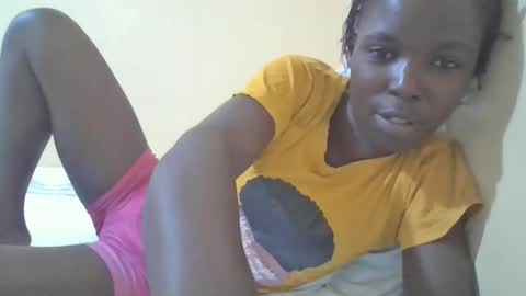 pretty_petite_ebony online show from 03-06-25, 10:15