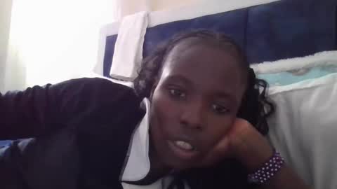 pretty_petite_ebony online show from 09-10-25, 10:48