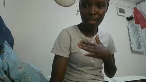 pretty_petite_ebony online show from 01-13-26, 02:50