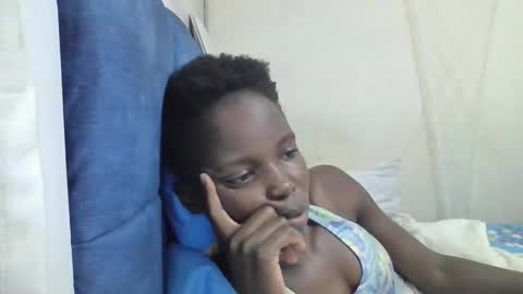 pretty_petite_ebony online show from 04-08-26, 12:10