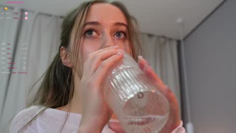 Elina online show from 01-26-25, 02:35