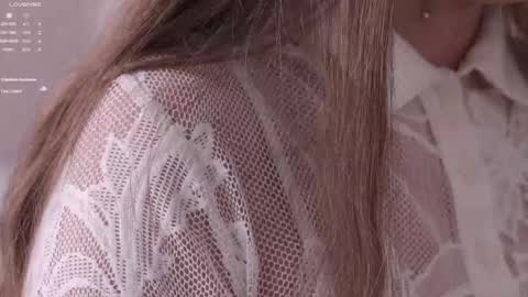 Snapshot of pretty_princess_elina chatting on 03-17-26, 09:23 Elina online show from 03-17-26, 09:23