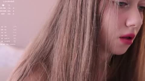 Snapshot of pretty_princess_elina chatting on 03-31-26, 08:59 Elina online show from 03-31-26, 08:59