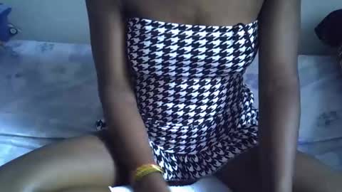 Snapshot of pretty_queen18 chatting on 10-06-25, 09:07 NASH online show from 10-06-25, 09:07