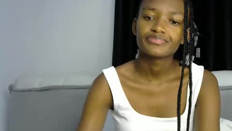 Snapshot of pretty_queennie chatting on 06-06-26, 05:39 Pretty doll online show from 06-06-26, 05:39