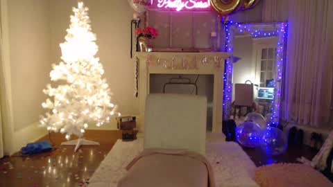 Pretty Sara online show from 12-12-24, 02:59